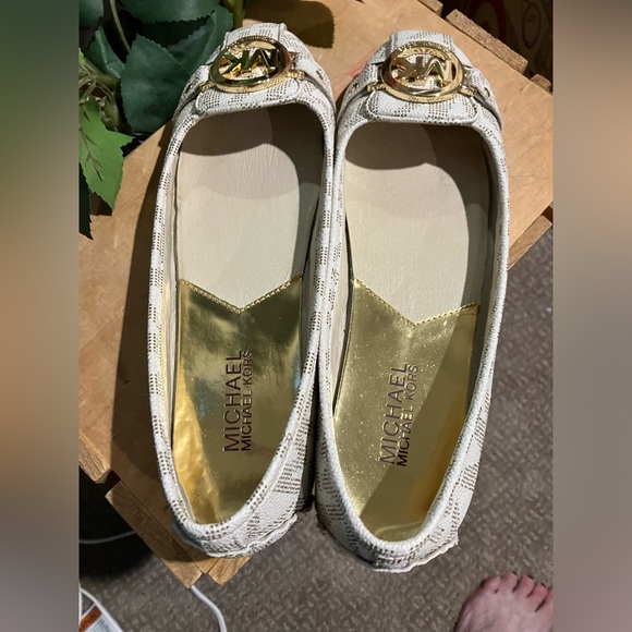 Michael Michael Kors NIB woman size 6.5 flat shoes - Picture 10 of 11